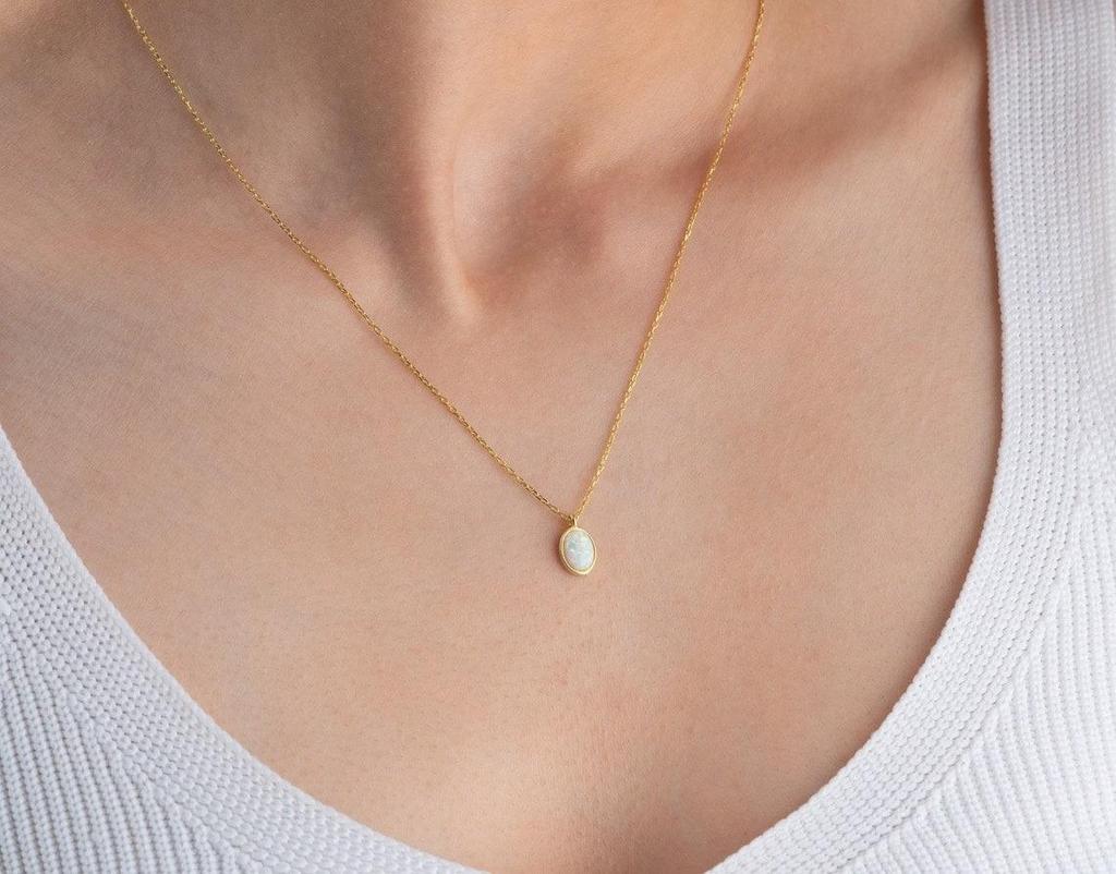 Изящное ожерелье из белого опала, ожерелье из настоящего опала, овальный кулон с белым опалом, рождественский подарок для женщин, подарок на день рождения только для нее.