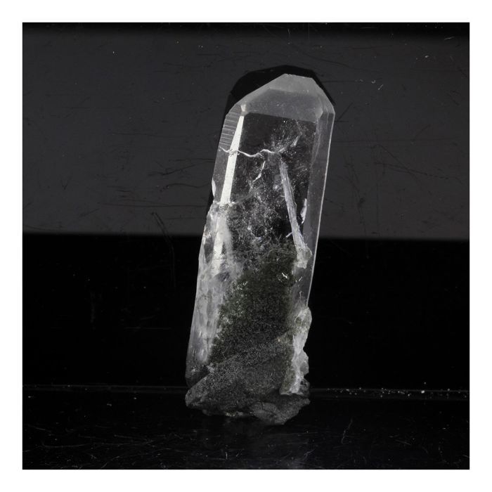 Pierres et Minéraux. Quartz + Chlorite. 25.5 ct. Col de Sarennes, Isère, France.