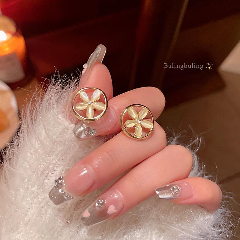 Корейские серьги с цветочным жемчугом из серебра S925 пробы — универсальный и стильный дизайн, вдохновленный лесом