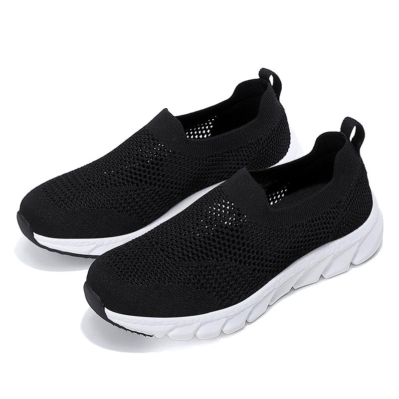 A New Slip-on Casual Shoes Mesh Cloth Breathable Fashion Soft Sole Outdoor Sports Students Light Running Shoes