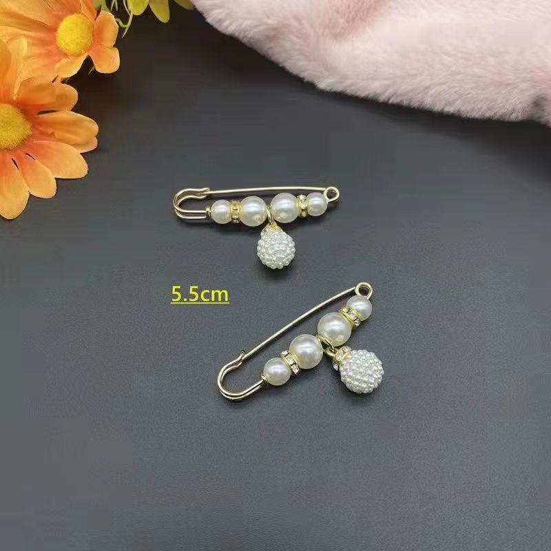 Стильная булавка для пояса с декоративными бусинами для женщин - Надежно фиксирует одежду и предотвращает оголение