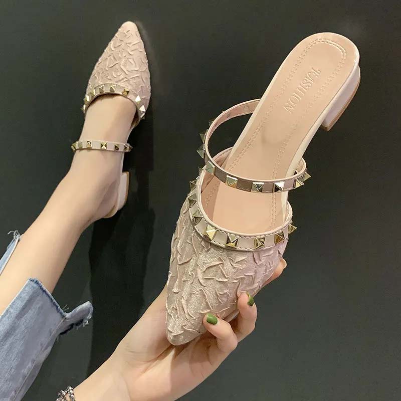 Женские босоножки на массивном каблуке с острыми заклепками, полутапочки Baotou, женские пикантные сандалии из мягкой кожи, тапочки с острым носком на низком каблуке