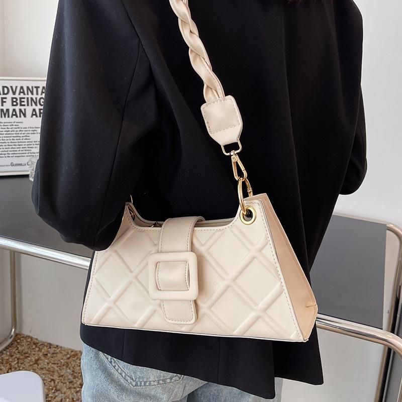 Высококачественная маленькая женская сумка, лето 2024, новая модель, популярный нишевый дизайн в этом году, сумка через плечо под мышкой, универсальная сумка-мессенджер