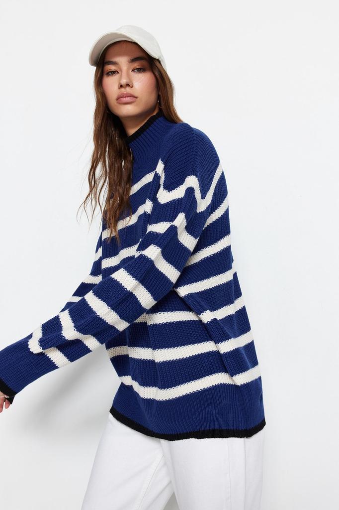 Women's Fashionable Stylish Sweater Black Wide Pattern Striped Knitwear Sweater