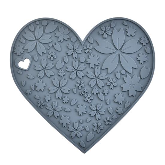 Теплоизоляционный водонепроницаемый коврик для столовых приборов, нескользящий дизайн, насыщенный цвет, силиконовая подставка в форме сердца в форме сердца, подставка для посуды