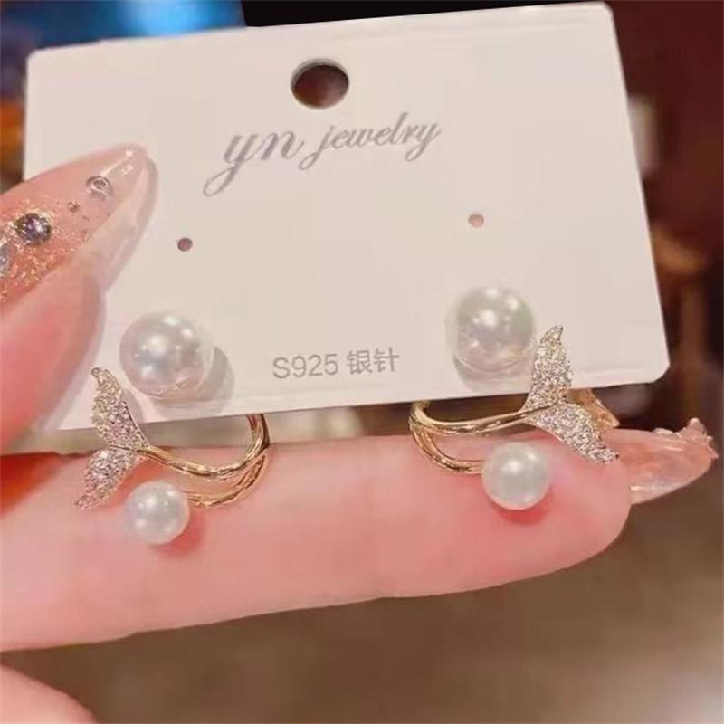 1 пара сережек-гвоздиков в корейском стиле с жемчужным цветком, золотые инкрустированные бриллиантовые серьги для женщин, легкие роскошные ювелирные аксессуары