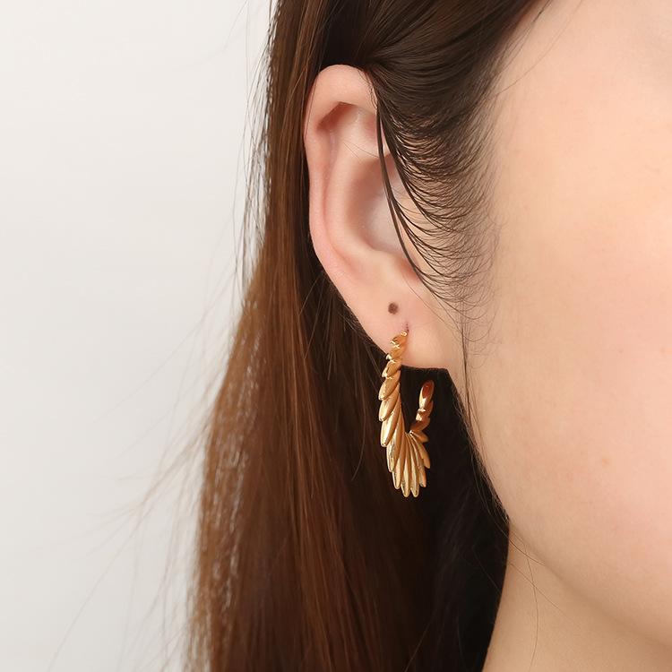 Модные серьги из нержавеющей стали с крыльями ангела, подходящие для повседневной женской одежды, простые трендовые серьги