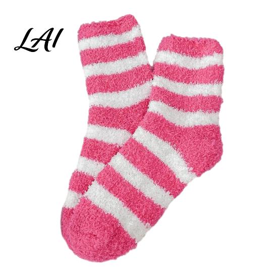 Plush Home Slippers 1 Pair Women Fuzzy Socks for Valentine's Day Warm Fluffy Coral Fleece Day Slipper Socks Fall Winter Thick Sleeping Gift Holiday