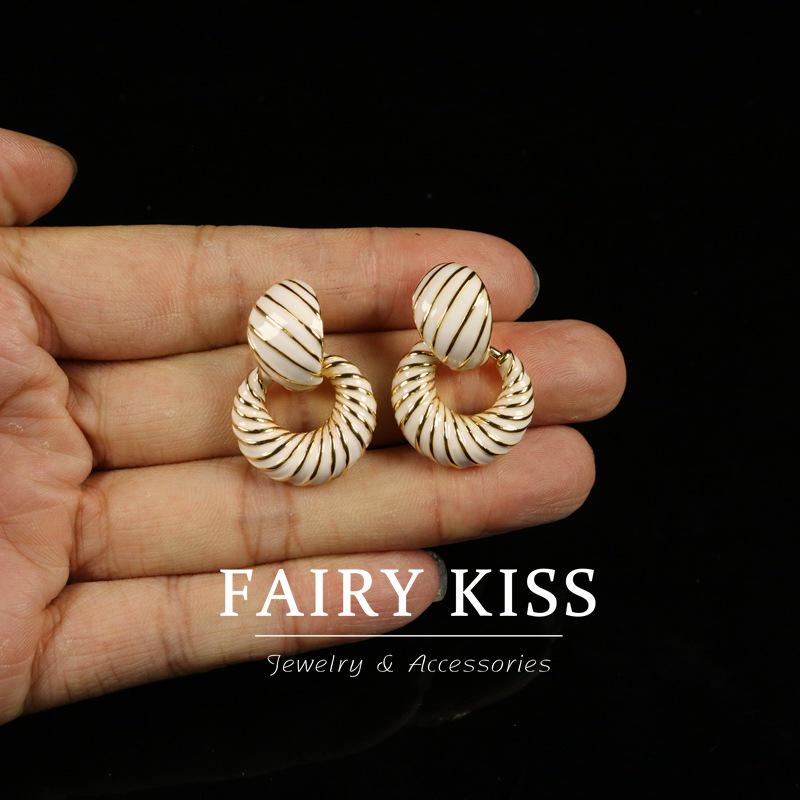 Elegant Retro European-American Enamel Earrings with S925 Silver Needle