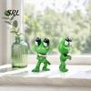 Whimsical Garden Art Cute Cartoon Green Frog Resin Statue, Miniature Figurines, Weatherproof Waterproof Outdoor Statues Ornament for Yard Lawn