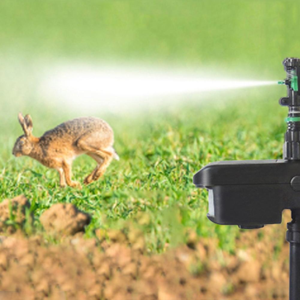 Motion Activated Sprinkler Scaring Away Wild Animals Animal Repeller Sprinkler Rotating Animal Repellent Sprayer for Outdoor Use