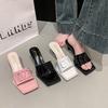 Темпераментная квадратная голова тонкий каблук розовые шлепанцы на один палец женская новая летняя обувь высококлассная лакированная кожа высокие каблуки