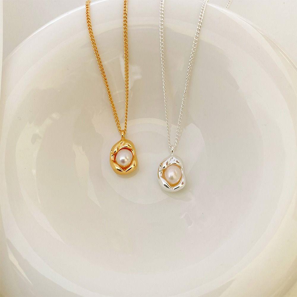 Trendy Zinc Zinc Alloy Pearl Necklace Irregular Shell Jewelry Korean Style Pendant Women Clavicle Necklace
