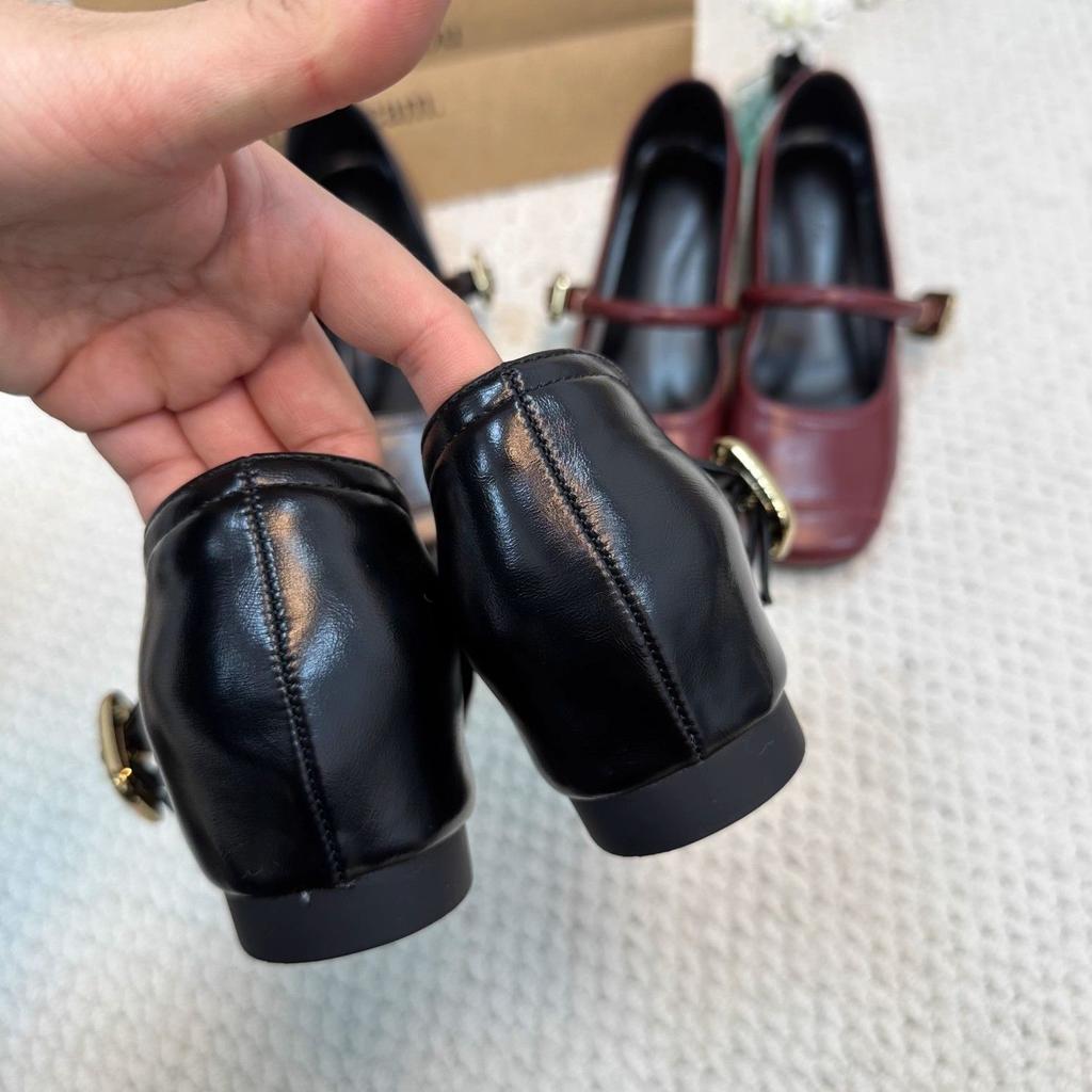 Небольшой внутренний каблук, маленькие кожаные туфли для женщин, ремешок с пряжкой, мелкий вырез, ретро туфли Мэри Джейн на весну, новая весна