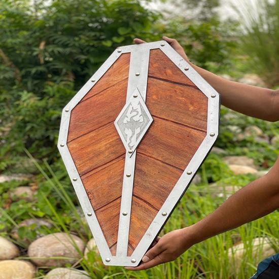 45.72 Cm Templar Wooden Shield Norse Mythology Valhalla Viking Shield Uthentic Battleworn Heater Shield Best Gift For Him