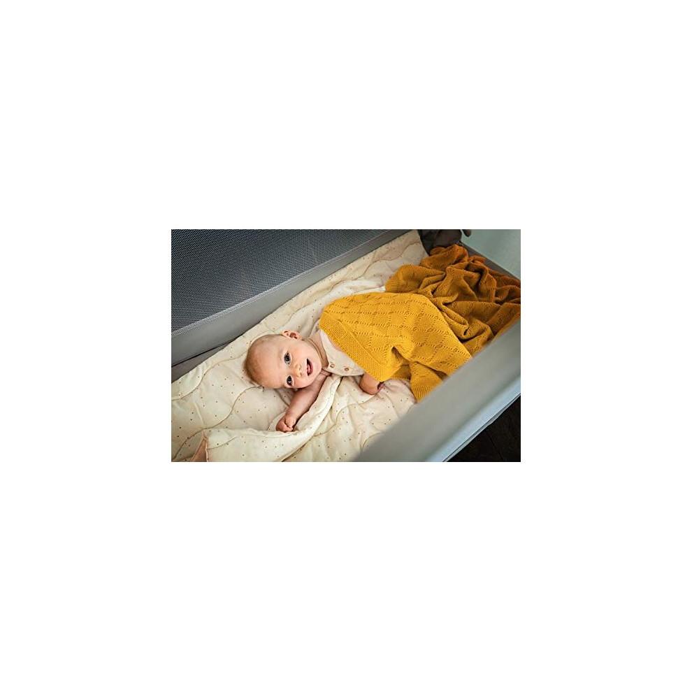 Hauck Travel Cot Dream N Play 120 x 60 cm, Portable Baby Bed from Birth up to 15 kg, Lighweight Travel Cot, Compact Folding, Inclusive Carry Bag and