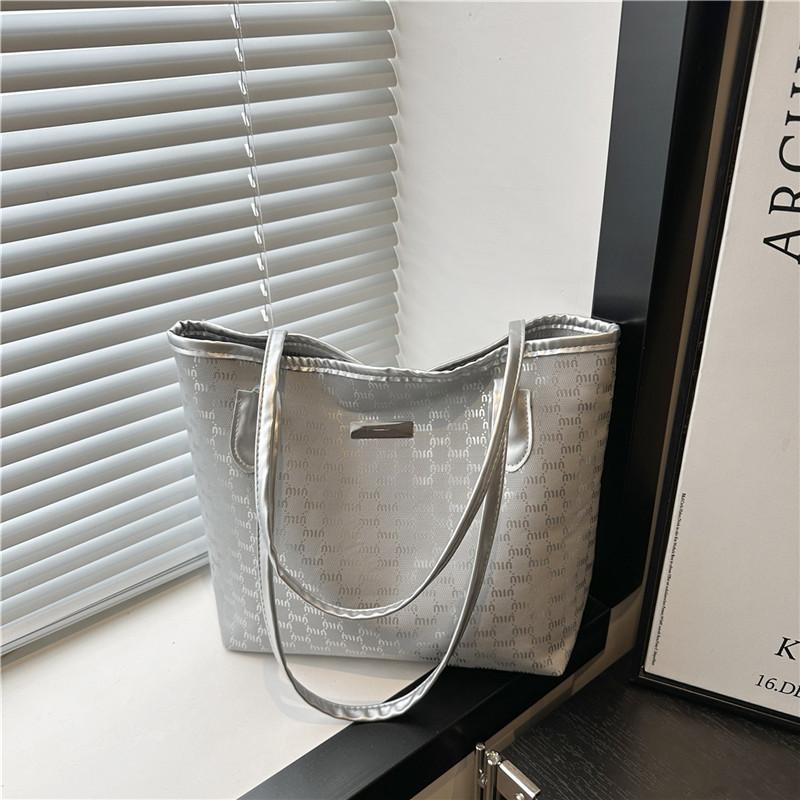 Premium Sense Bag Women's 2025 New Popular Versatile Shoulder Bag Large Capacity Student Class Commute Tote Bag