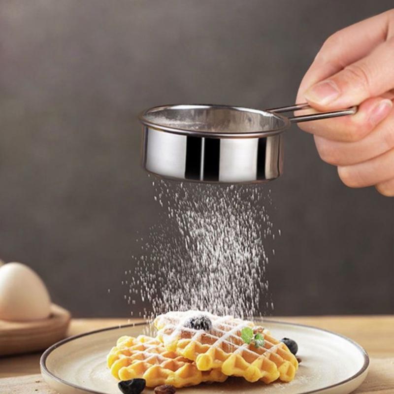 304 Stainless Steel Flour Sifter Hand-Held Baking Tool 40-Mesh Sieve Household Kitchen Mesh Sifter Powdered Sugar Sifter