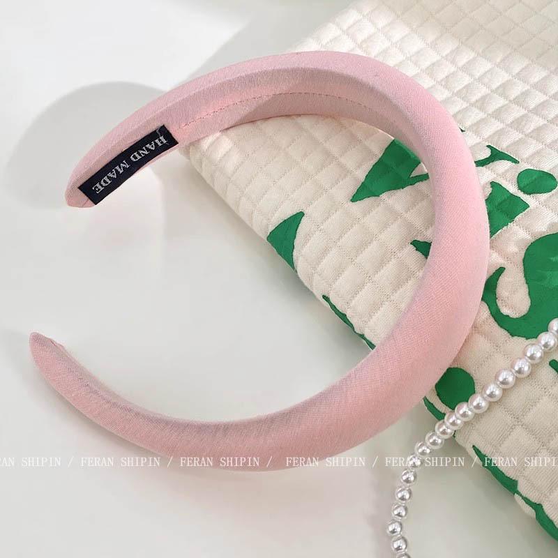 Women's Wide Edge White Sponge Headband - Stylish, Comfortable, Low-Pressure Hair Accessory