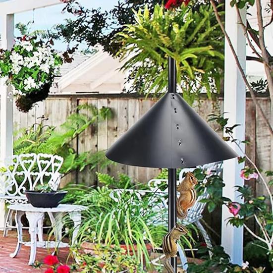 PP Squirrel Proof Baffle Post Mounted Squirrel Guard Stopper for Outdoor Birds Feeder Pole And Shepherd Hooks