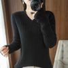 Women's Autumn and Winter Sweater Loose Fit Korean Version Plus Size V-neck Top Stylish Base Knit Sweater
