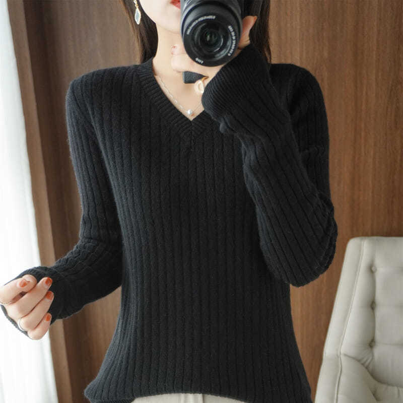 Women's Autumn and Winter Sweater Loose Fit Korean Version Plus Size V-neck Top Stylish Base Knit Sweater