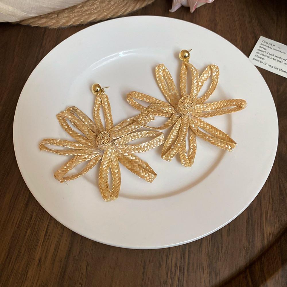 Zinc Zinc Alloy Straw Woven Earrings Elegant Hollow Floral Earrings Exaggerated Flower Ear Studs Vacation