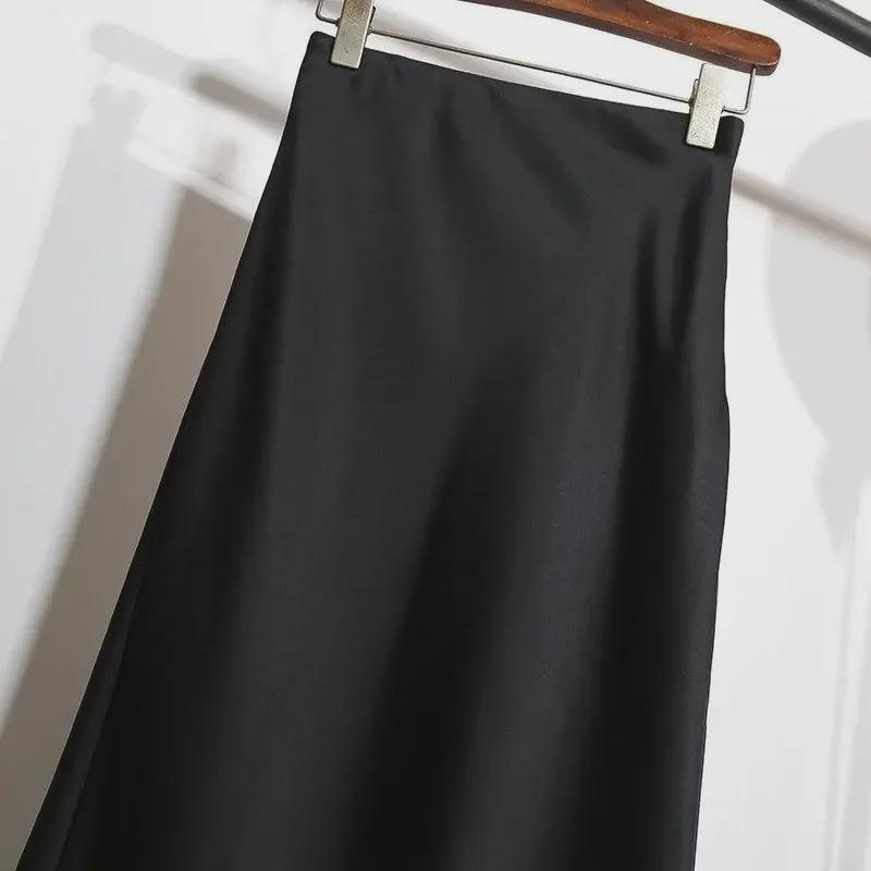 Элегантная юбка-трапеция из атласа цвета шампанского для женщин - Коллекция Весна/Осень 2024