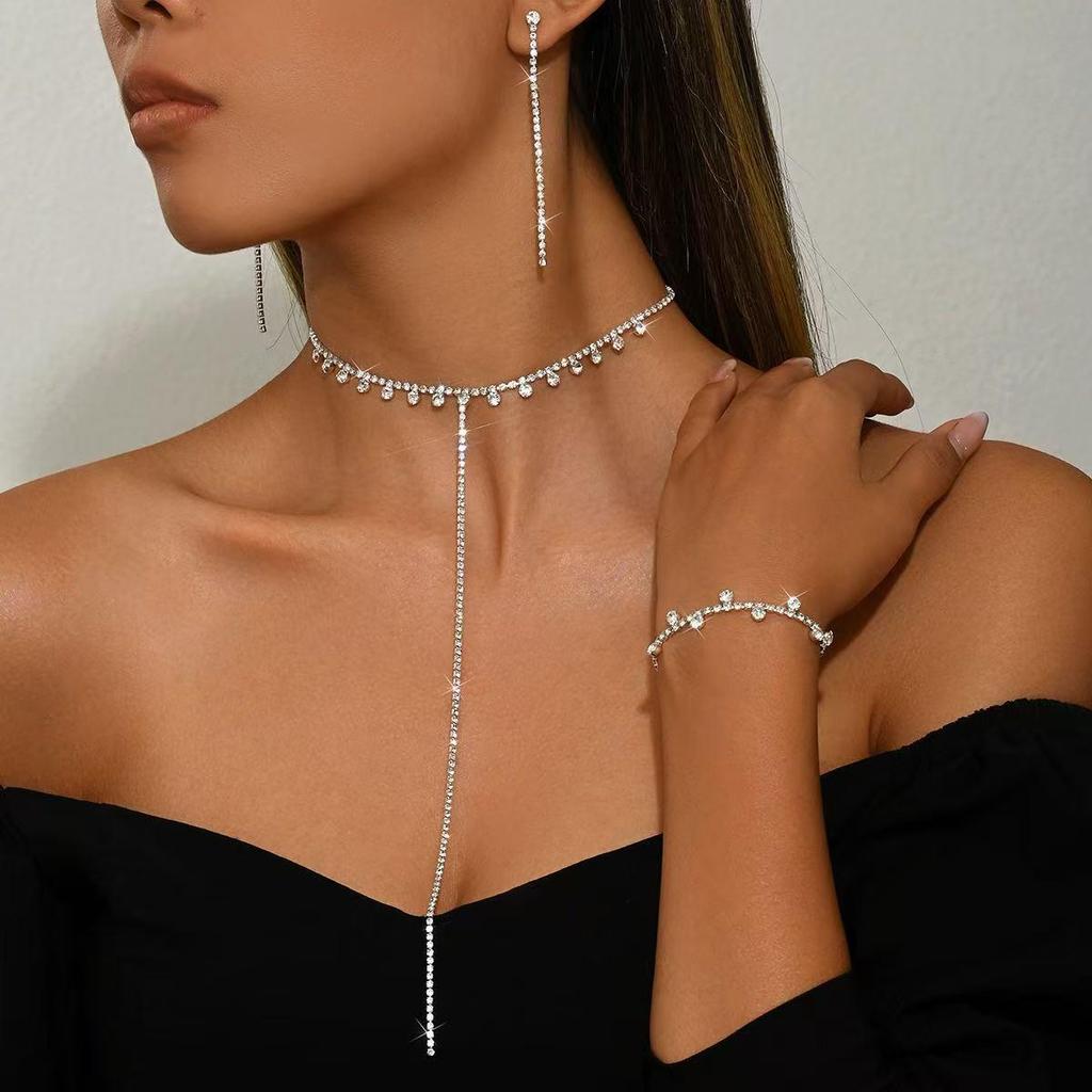 Элегантный межконтинентальный свадебный набор из страз: колье и серьги