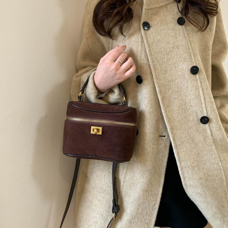 Модная нишевая дизайнерская сумка 2025 новая ретро матовая универсальная женская сумка-мессенджер на плечо сумка-ведро