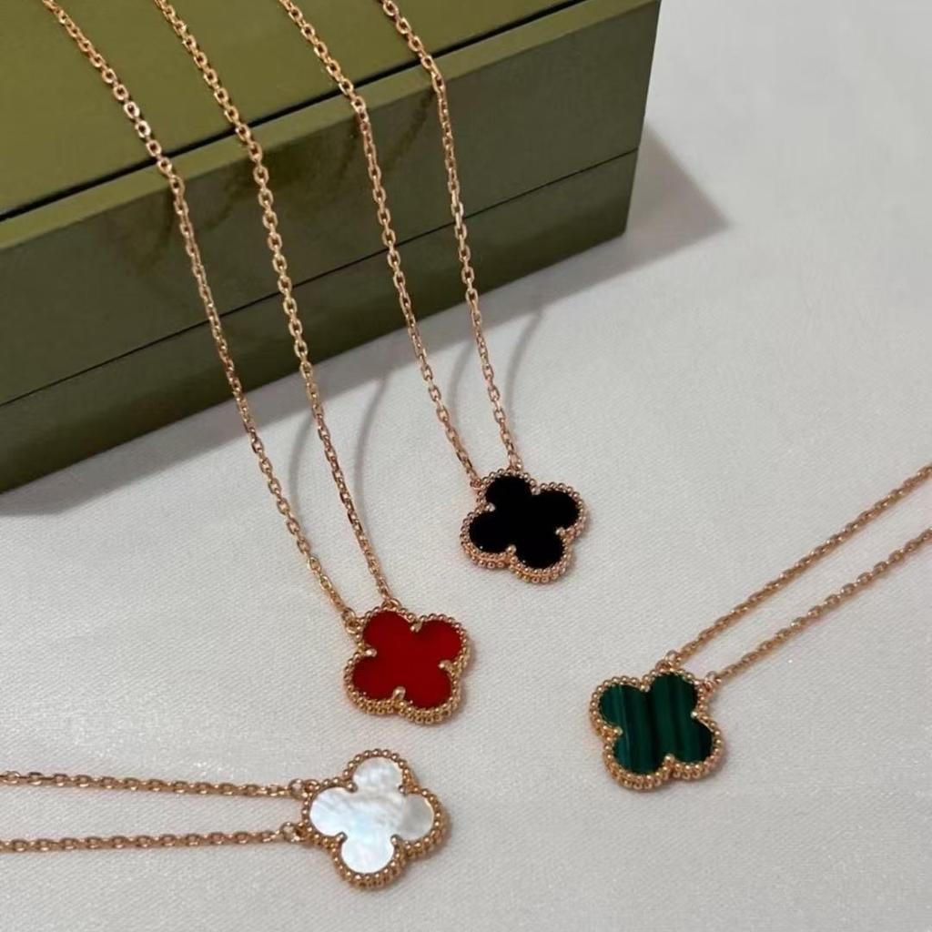 Легкое роскошное ожерелье с подвеской в виде четырехлистного клевера, рябчика, красного агата и малахита на золотой цепочке