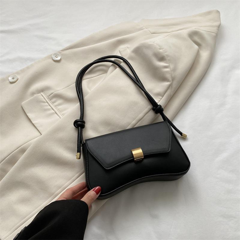 Niche Bag Women's Summer New Fashion Commuter Bag Versatile Shoulder Messenger Bag Feeling Baguette Bag Underarm Bag