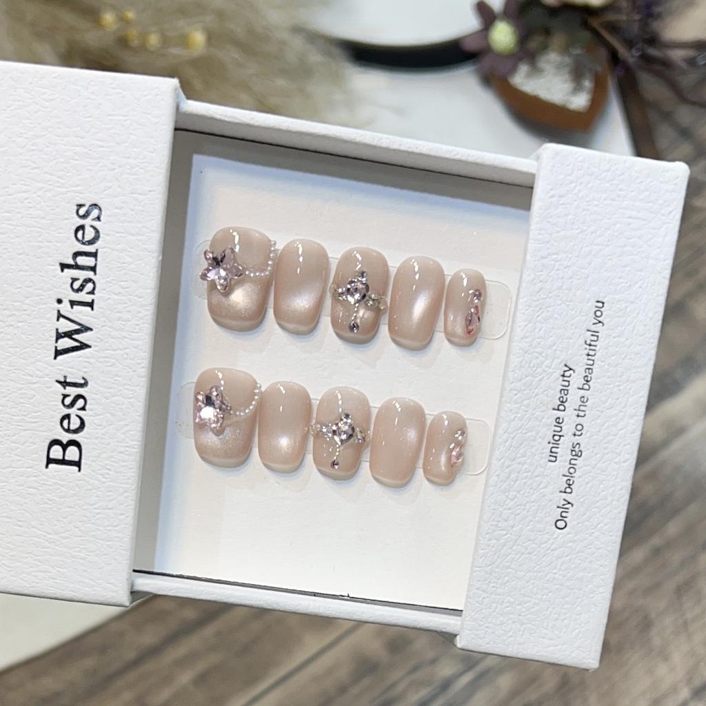 Short Fake Nails Handmade Nude Color Cat Eye Pearl Broken Diamond Love Nail Art Cute Style Wearable Nail Can Be Removed