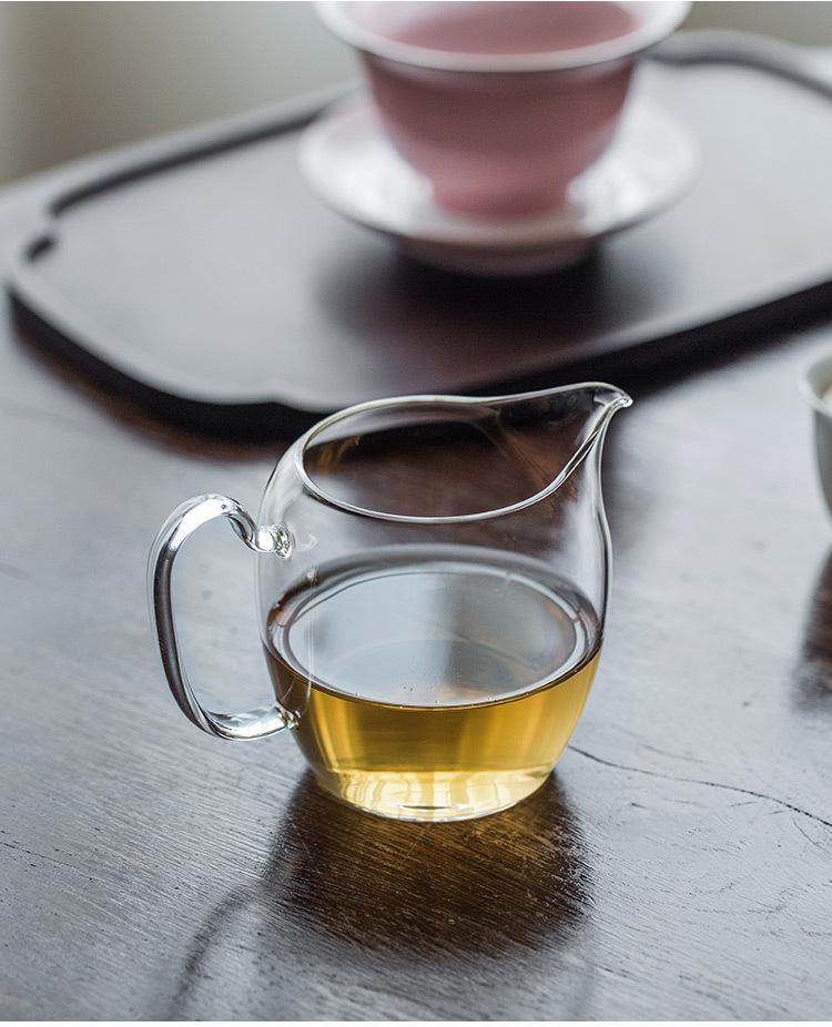 Японская утолщенная прозрачная чашка Гун Дао: Стеклянный кувшин для подачи с боковой ручкой для чая кунг-фу