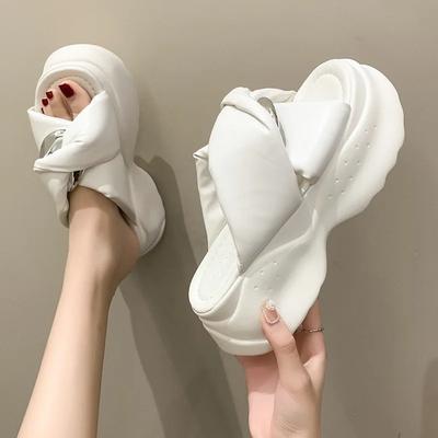 Модная летняя обувь для женщин 2024 года, повседневные тапочки на танкетке и платформе, женские тапочки на платформе, пляжные сандалии с круглым носком