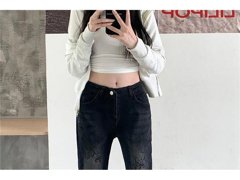 Женские джинсы с микро-клешем, подвергшиеся водной стирке - Стиль 'Hot Girl', Облегающий крой, Моделирующие фигуру, Модные INS-новинки, Драпированные длинные брюки в форме подковы.