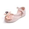Детские туфли-принцессы для девочек из лакированной кожи с мультяшным бантом-лентой, на мягкой подошве / Детские сандалии-принцессы с открытым носком