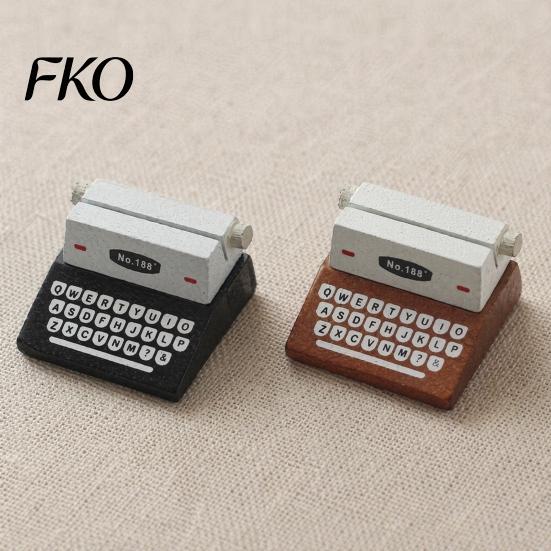 Retro Desk Accessory Wooden Typewriter Memo Clip, Vintage Place Card Holder, Nostalgic Organizer Decorative Message Photo Picture Holder