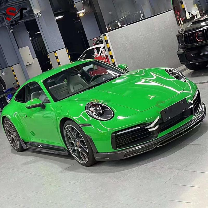 Комплект из углеродного волокна в стиле Techart для Porsche 911 992: Передние и задние губы, боковые юбки, воздухозаборники, угловые накладки