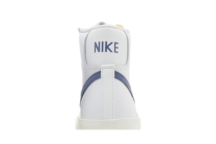 Женские кроссовки Nike Blazer Mid '77 Белый Diffused Blue Sail (Женский) Белый/Рассеянный синий-Парус