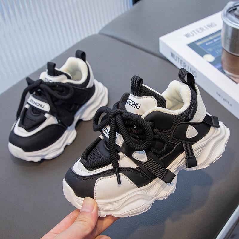 Детские черные кроссовки для мальчиков, новая весенне-осенняя обувь для пап с мягкой подошвой, дышащие и легкие, для детей старшего возраста