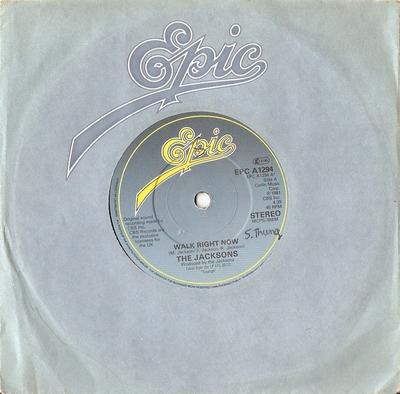 7-дюймовая пластинка JACKSONS - Walk Right Now EPCA1294 Epic 1981 UK Soul/Funk б/у