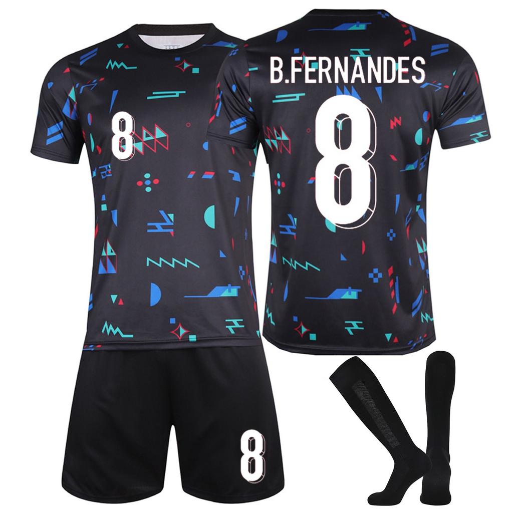 2425 Комплект футбольной формы Португалии: футболка, шорты и носки. Новый комплект шорт и носков. Взрослый и детский размеры.