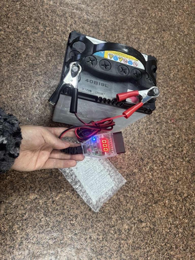 OBD2 Автомобильный аккумуляторный инструмент для замены OBD на 12 В Автомобильный кабель для сохранения памяти Цифровой дисплей с предохранителем 5 А