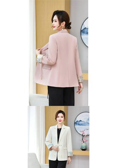 Mom's Autumn Wear: Women's Short Solid Color Suit Jacket for Middle-aged and Elderly - Lightweight Spring/Fall Style