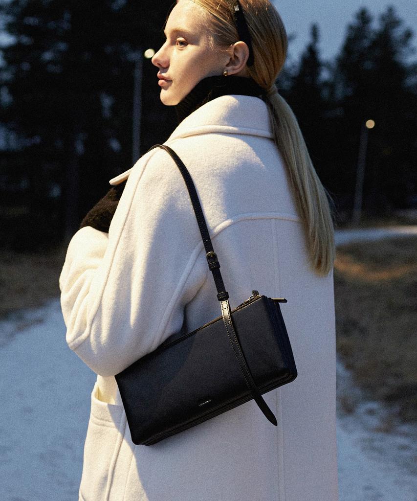 Folnua Touche Bag (2 Colors)