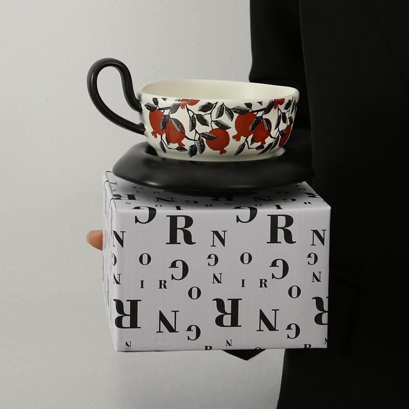 Нишевый дизайн, керамическая чашка и блюдце, набор, кружка для дома и офиса, средневековая кофейная чашка, ощущение легкой роскоши и высокого класса