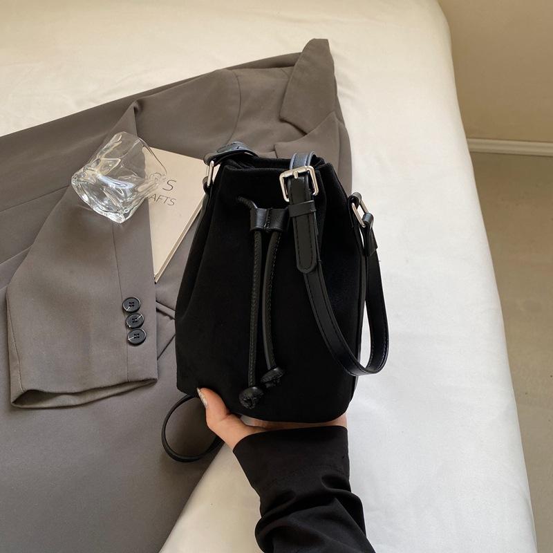 Ретро повседневная сумка-ведро женская новая осенняя модная простая сумка на плечо нишевый дизайн сумка-мессенджер