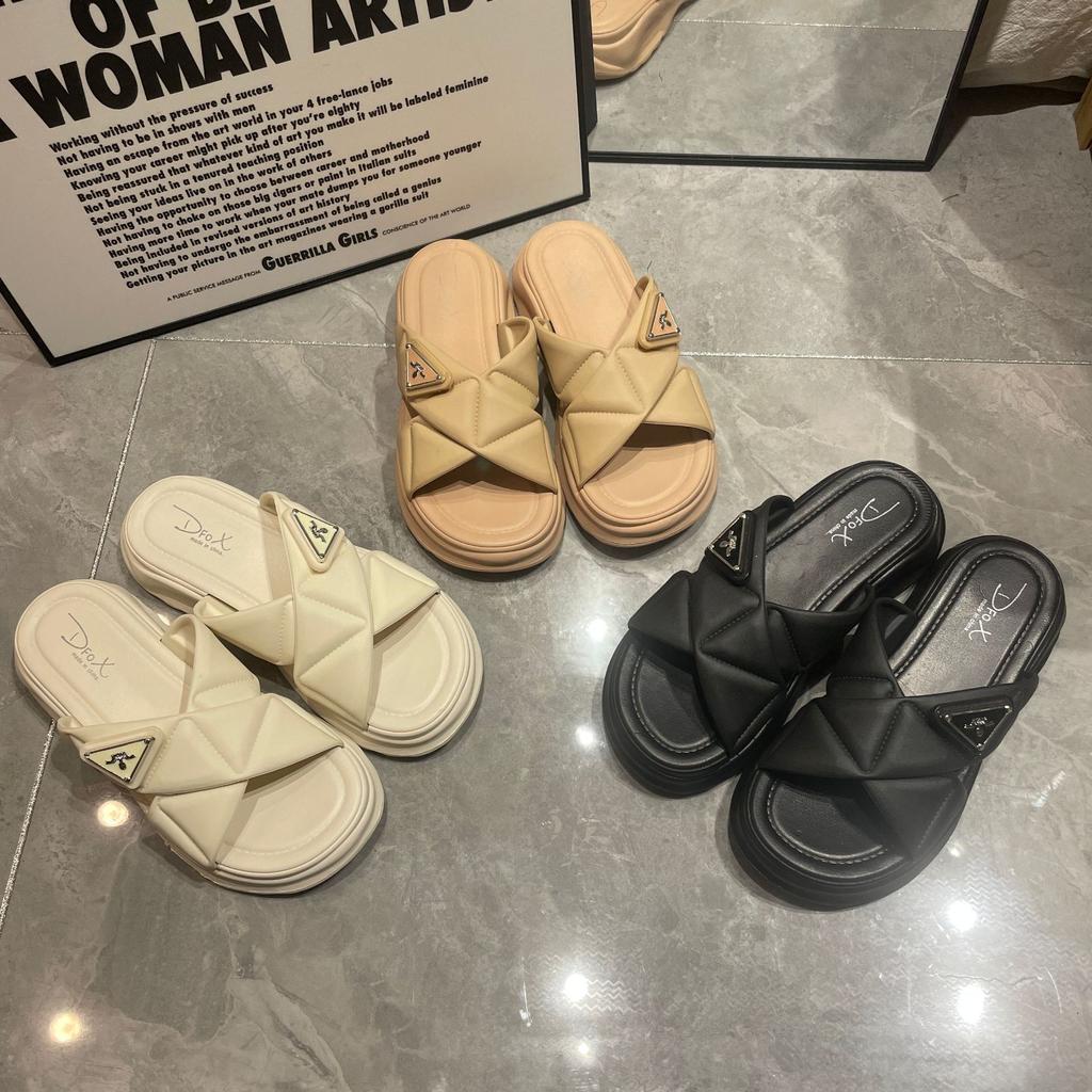 Перекрещенные тапочки женские новые летние персонализированные утолщенные однотонные сандалии с круглым носком, пропускающие воду носки однотонные плоские тапочки