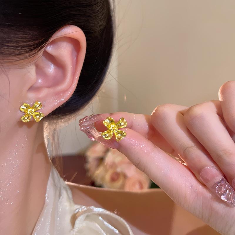 Корейские серьги с цветочным жемчугом из серебра S925 пробы — универсальный и стильный дизайн, вдохновленный лесом